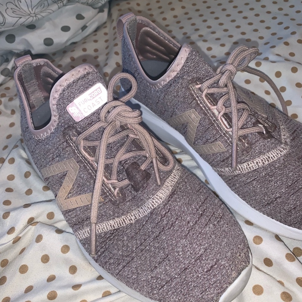 New Balance tennis shoes